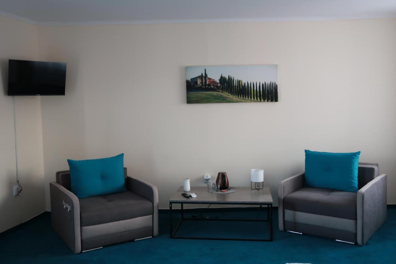 Downtown Studio Apartment Targu Mures Ngoại thất bức ảnh